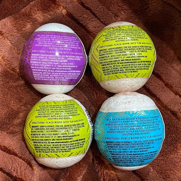 NWT Lot of 4 Fizzing Bath Bombs by Whole Foods Market - Picture 2 of 3